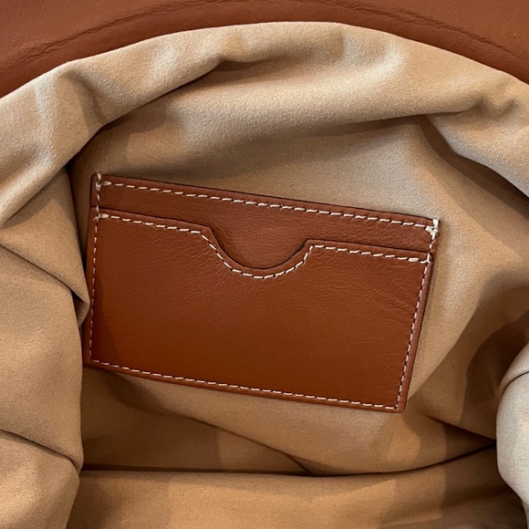 NWOT! Banana Republic Stella Cloud Clutch Tan Leather Large - Picture 9 of 9